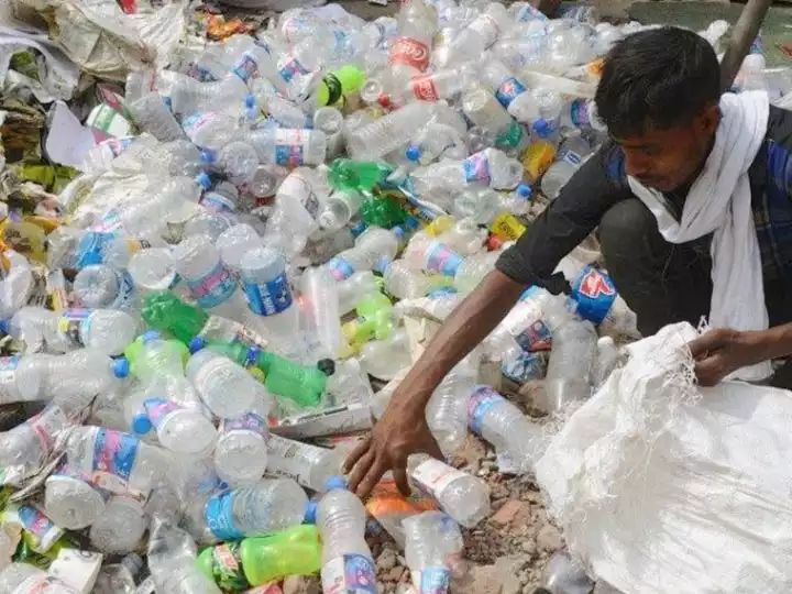 إعادة تدوير الزجاجات البلاستيكية PET