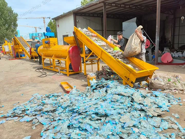 Стиральная машина для пластиковых отходов на заводе