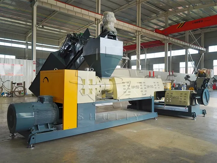 What Is the Waste Plastic Granulation Machine’s Working Principle?