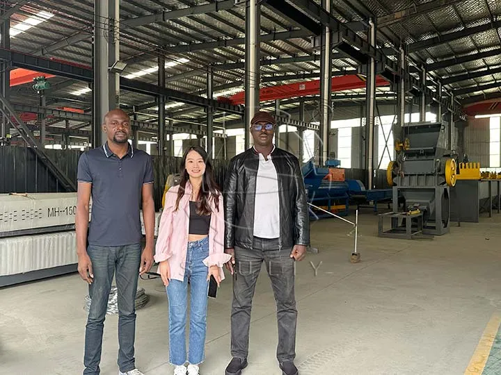 clients visit equipment for recycling plastic